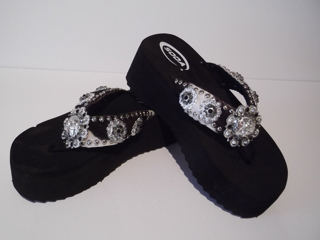 Custom Cowgirl Flip Flops - The Pistoleros